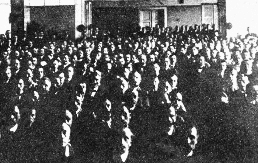 Delegáti na ustavujícím sjezdu Komunistické strany Československa v květnu 1921 v pražském Karlíně
