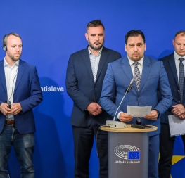 Trestná výprava Bruselu na Slovensko – tisková konference europoslanců při kontrole evropských fondů.