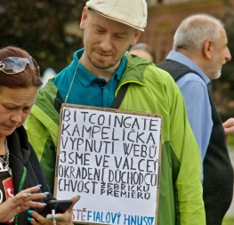 Demonstrace v Ostravě – bitcoinová aféra ODS, protest proti Fialově vládě