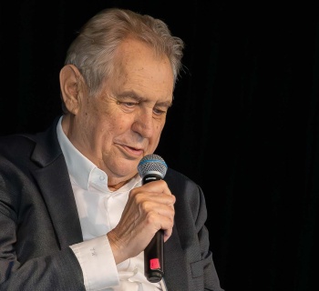 Zeman bude volit Stačilo: Podpora bývalého prezidenta mění atmosféru voleb