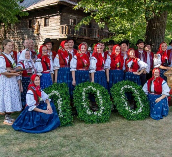 Rožnovské slavnosti 2025: Stovky návštěvníků oslavilo staletý odkaz Valašska!