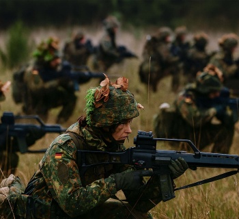 Německá militarizace. Prezident, ministr obrany i nový generál mluví otevřeně o válce