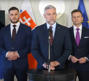Na Slovensku přituhuje: Nenávistné projevy, sekera v ruce a symboly fašistů