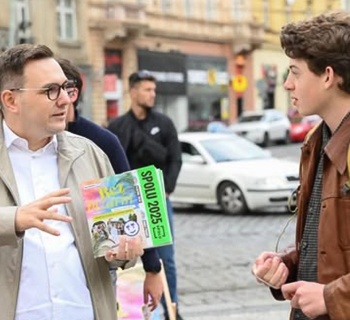 Oblíbenost vládních politiků klesá. Fiala a Lipavský čelí protestům