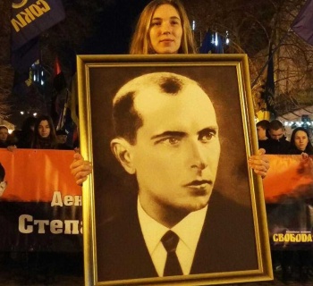 Polsko říká STOP banderismu: Nawrocki vetoval pomoc Ukrajině