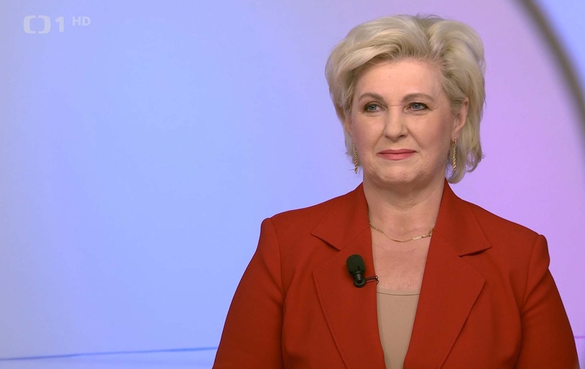 Věra Kovářová: zdroj printscreen ČT Věra Kovářová v pořadu Otázky Václava Moravce mluví o kauze Dozimetr a šifrovaném telefonu