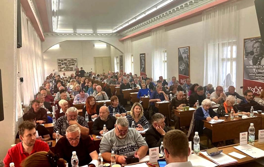 Delegáti na konferenci KSČM 2025 projednávají KSČM stanovy