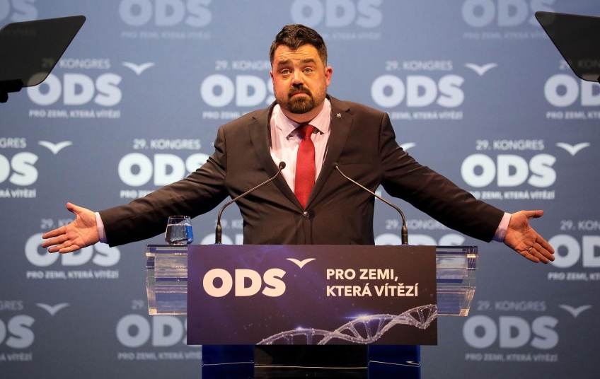 Pavel Novotný, starosta Řeporyjí a člen ODS, při projevu na kongresu strany. Čelí nepodmíněnému trestu a otázkám o setrvání ve funkci.