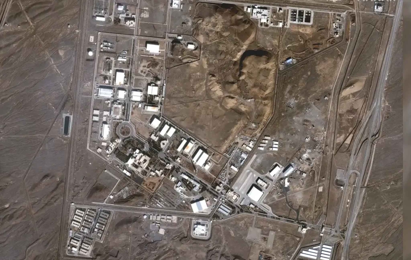 USA bombardovaly Írán – satelitní snímek jaderného zařízení Natanz