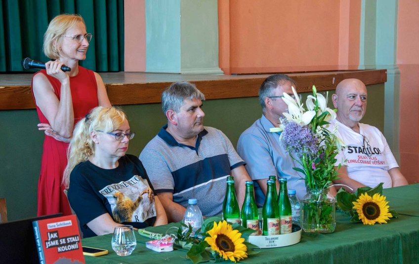 Debata v Bruntále s Ilonou Švihlíkovou a hnutím Stačilo!