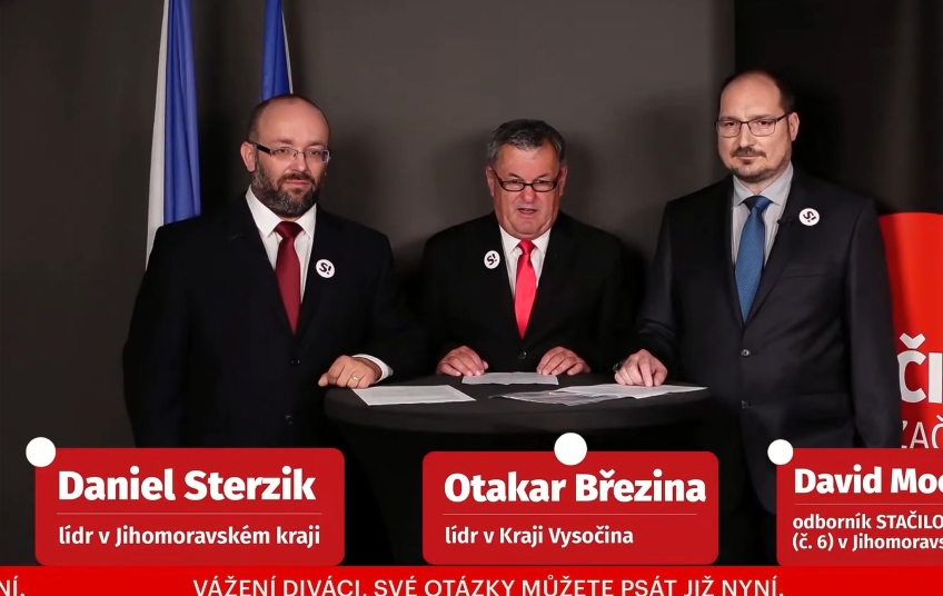 Daniel Sterzik, Otakar Březina a David Moos při tiskové konferenci Hnutí Stačilo! o školství a digitální suverenitě