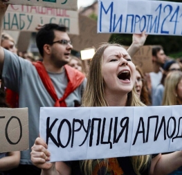 Protesty na Ukrajině proti prezidentu Zelenskému v roce 2025
