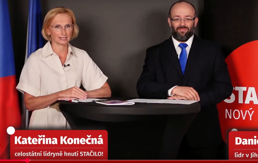 Kateřina Konečná a Daniel Sterzik na tiskové konferenci hnutí Stačilo k tématu sjednocení levice