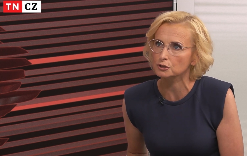 Kateřina Konečná v rozhovoru pro pořad Napřímo na Televizní noviny, kde prosazuje referendum o EU a NATO a kritizuje Green Deal.