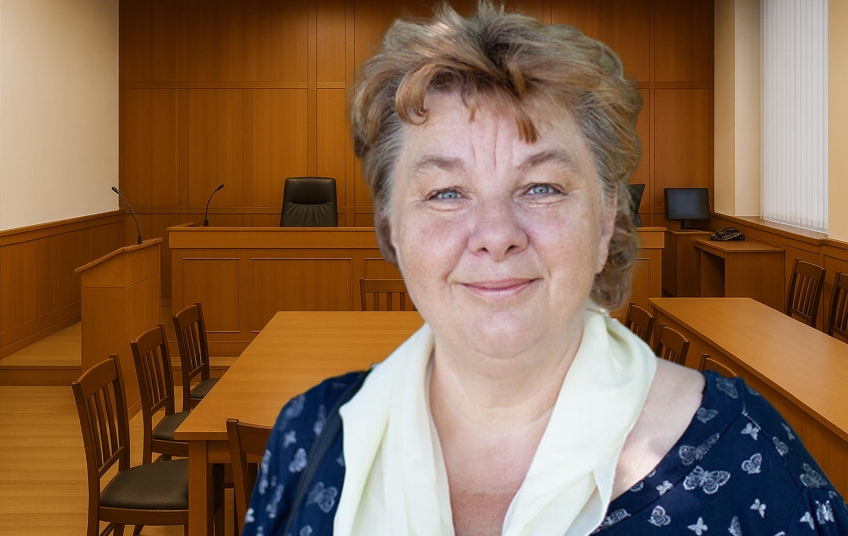 Martina Bednářová v české soudní síni, kde komentuje svůj odsuzující rozsudek a kritizuje stav právního státu v České republice