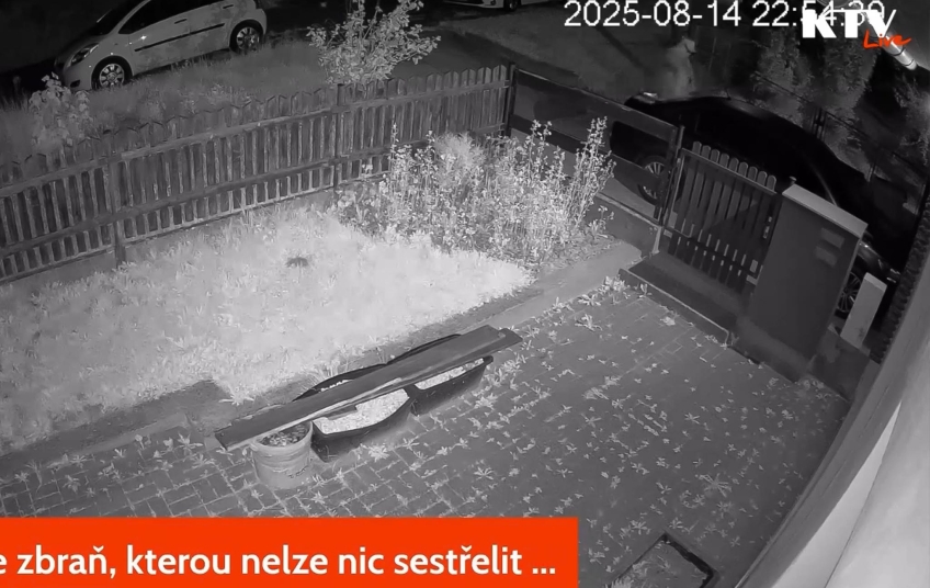 Zdroj Fb KTV live - printscreen pořadu Ivan Smetana a Pavel Cimbal při zveřejnění autentických záběrů k obvinění ze střelby – 28. srpna 2025