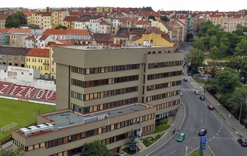 Budova Ústavu pro studium totalitních režimů v Praze – zrušení ÚSTR