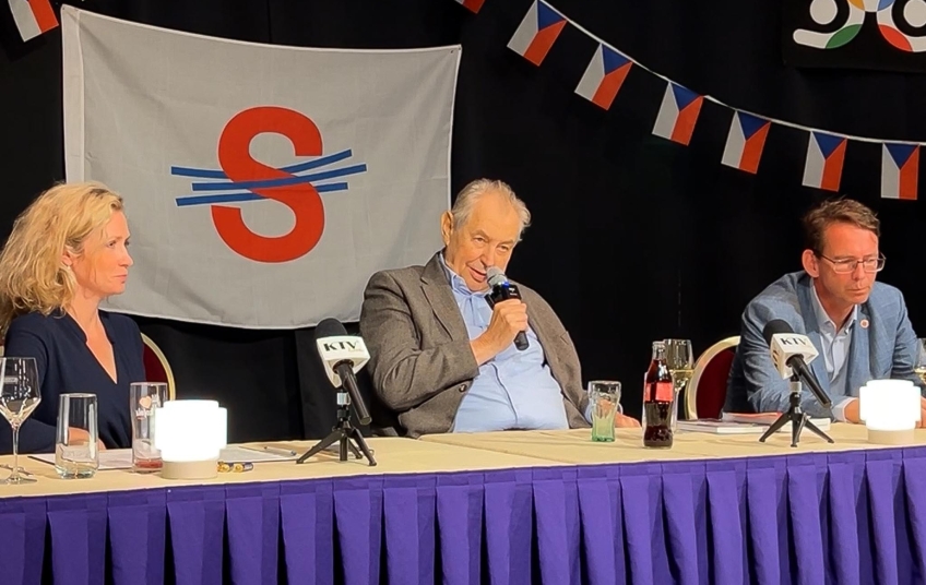 Miloš Zeman na předvolebním setkání v Táboře s Janou Turoňovou a Petrem Drulákem