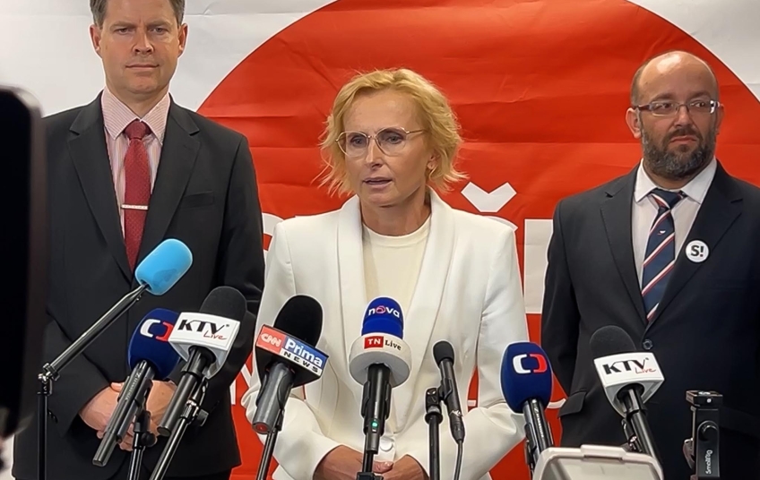 Kateřina Konečná na tiskové konferenci hnutí Stačilo! po volbách 2025