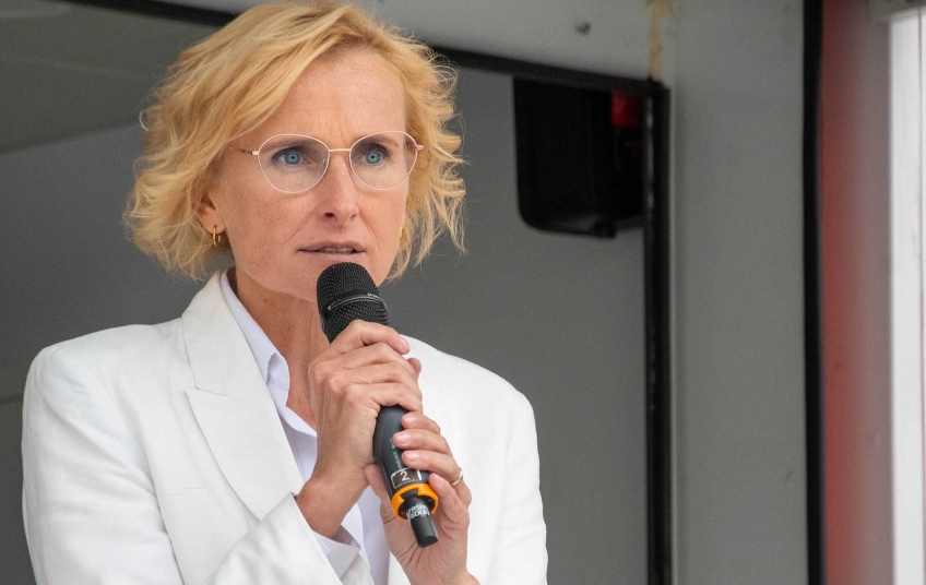 Kateřina Konečná – předsedkyně hnutí Stačilo! při projevu