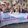 Pane prezidente, respektujte volby: Demonstrace proti zásahům do ústavy